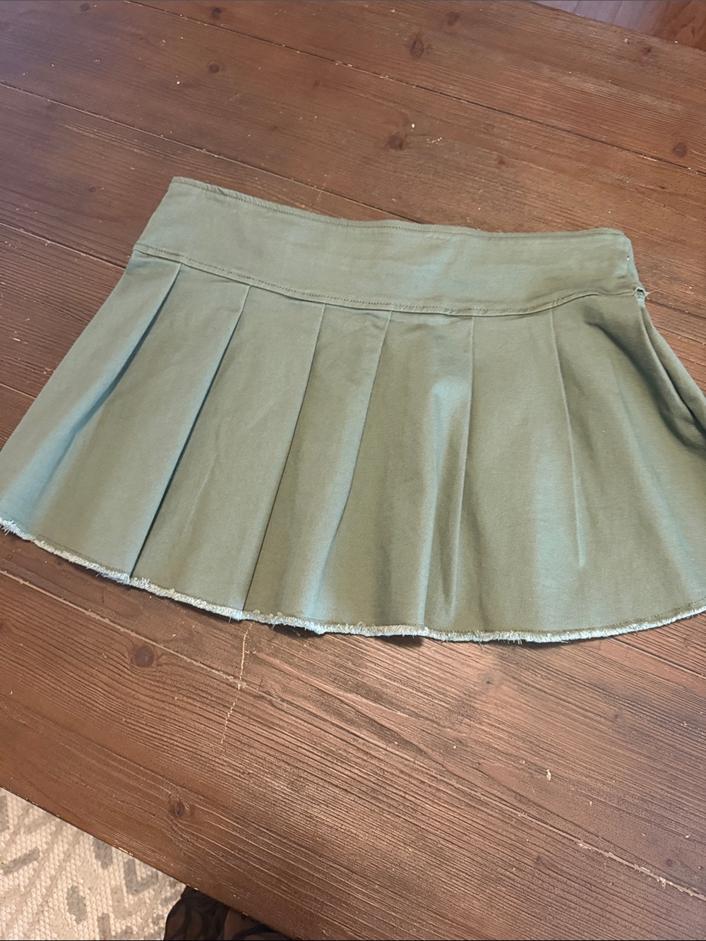 No Boundaries Olive Green Pleated Mini Skirt with Belt - Picture 5 of 5